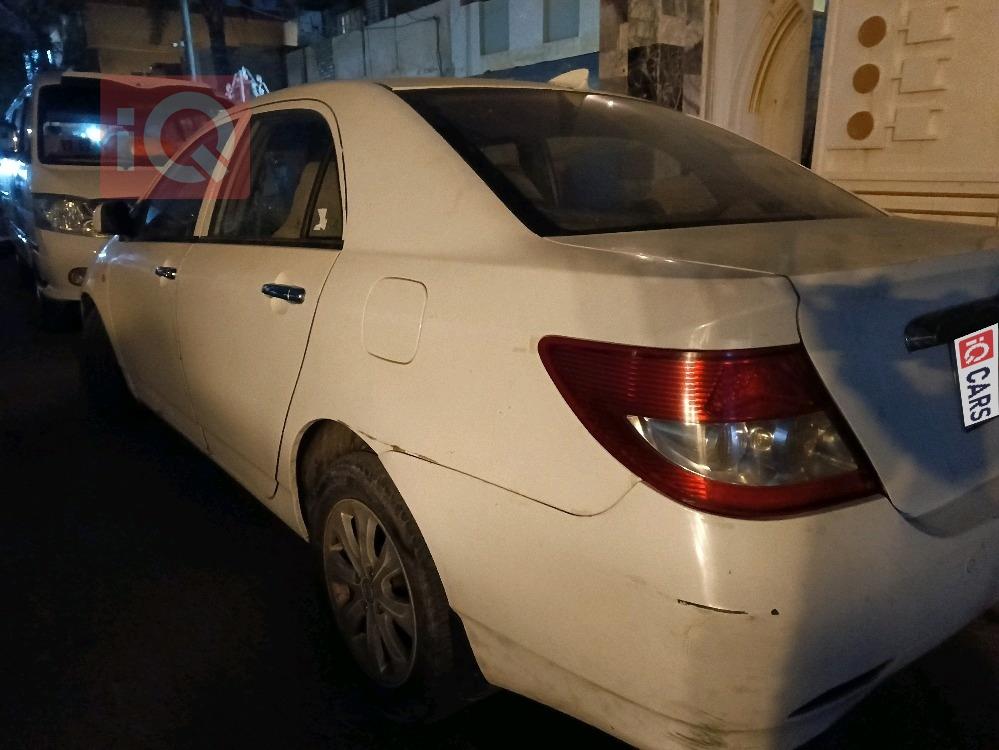 بي واي دي F3